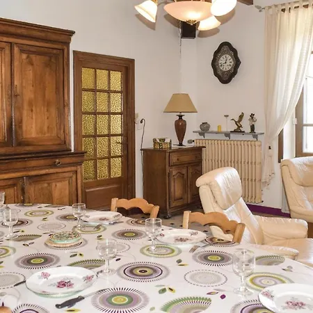 4 Bedroom Awesome In * Plancoet